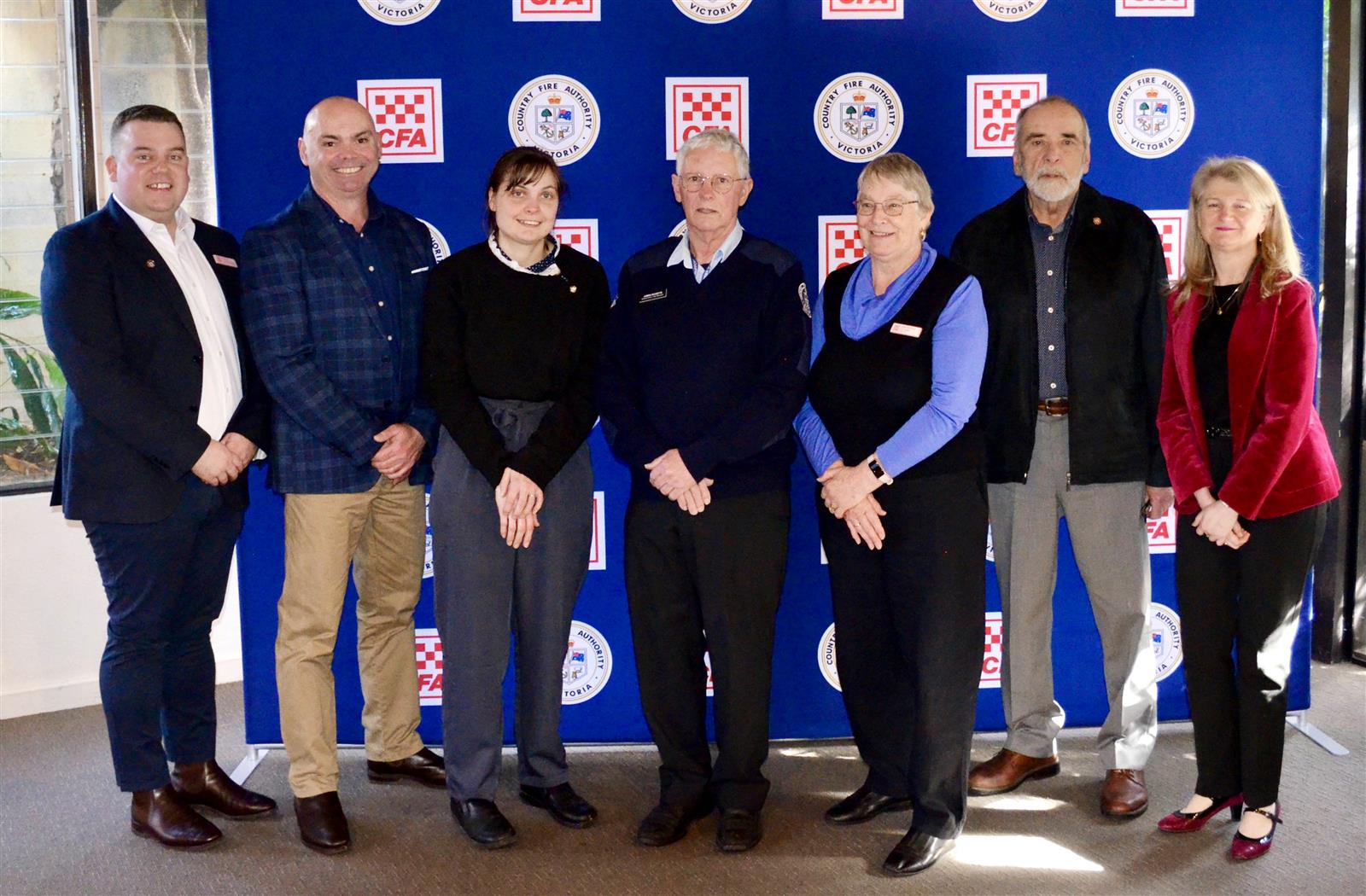 Our 2022 graduates with Peer Support State Lead Tim Rogers (end left) and Group General Manager Support Services Kylee Bates (end right)